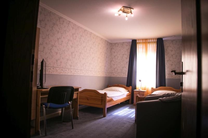 Hotel Am Rathaus Menden Bagian luar foto