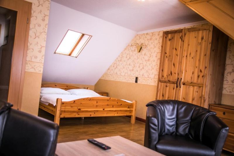 Hotel Am Rathaus Menden Bagian luar foto