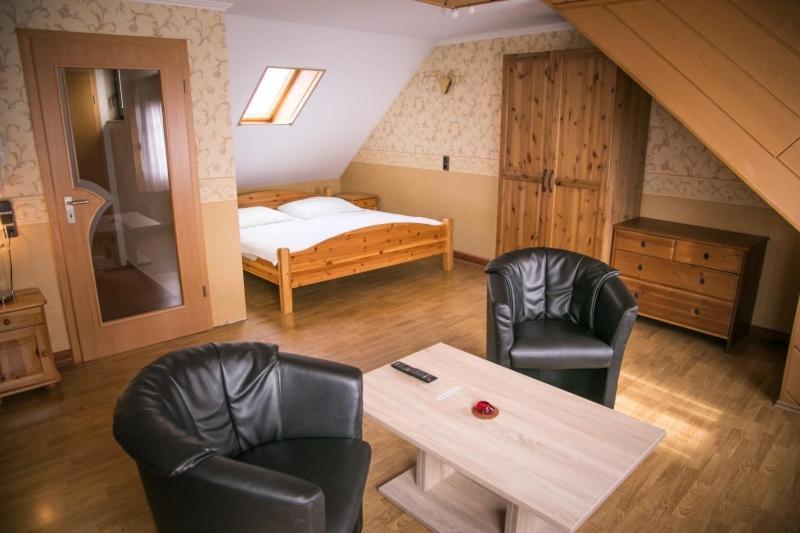 Hotel Am Rathaus Menden Bagian luar foto